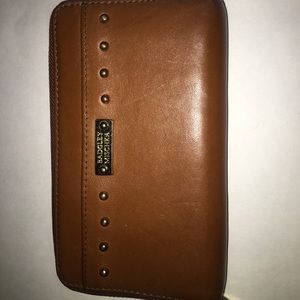 Badgley Mischka small zip leather wallet